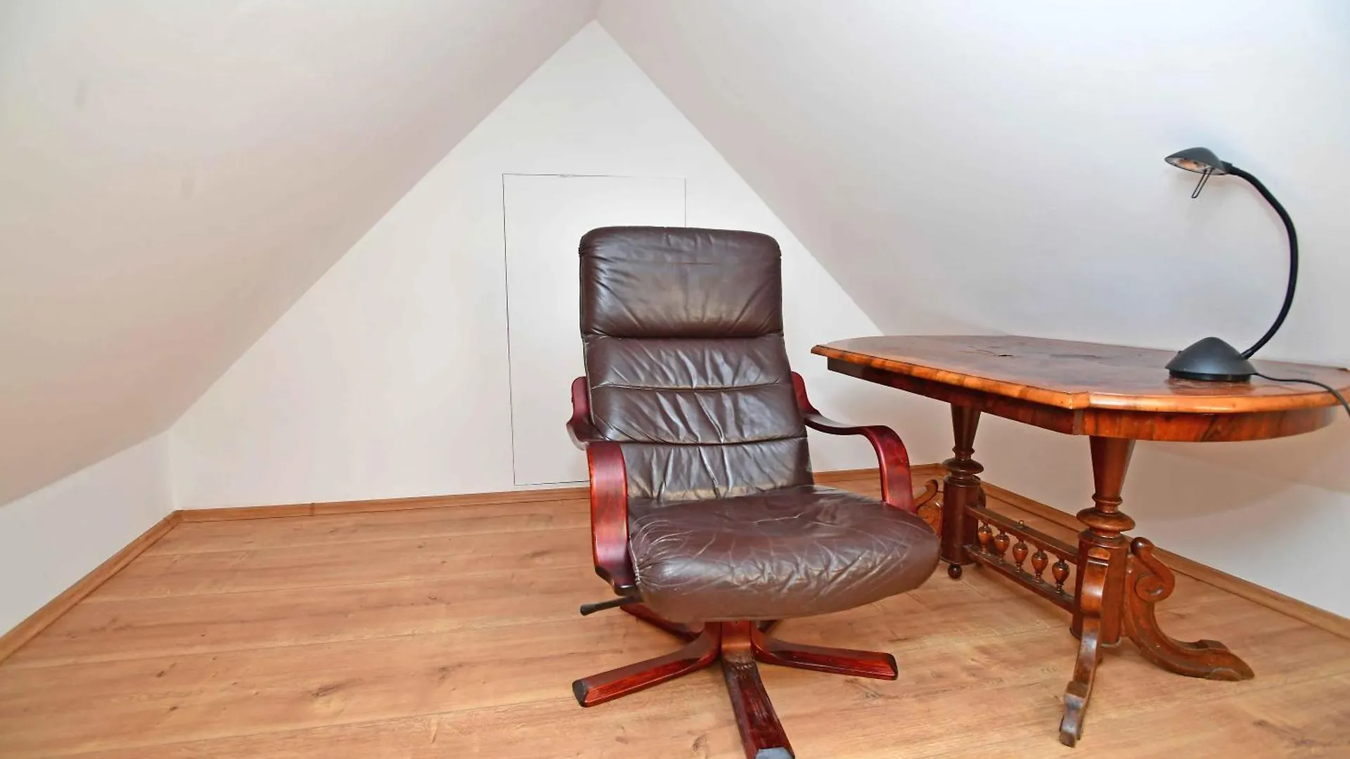 Romantic Apartment Under The Prague Castle 0*,