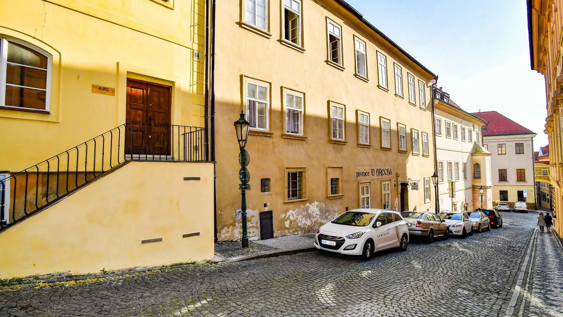 Romantic Apartment Under The Prague Castle