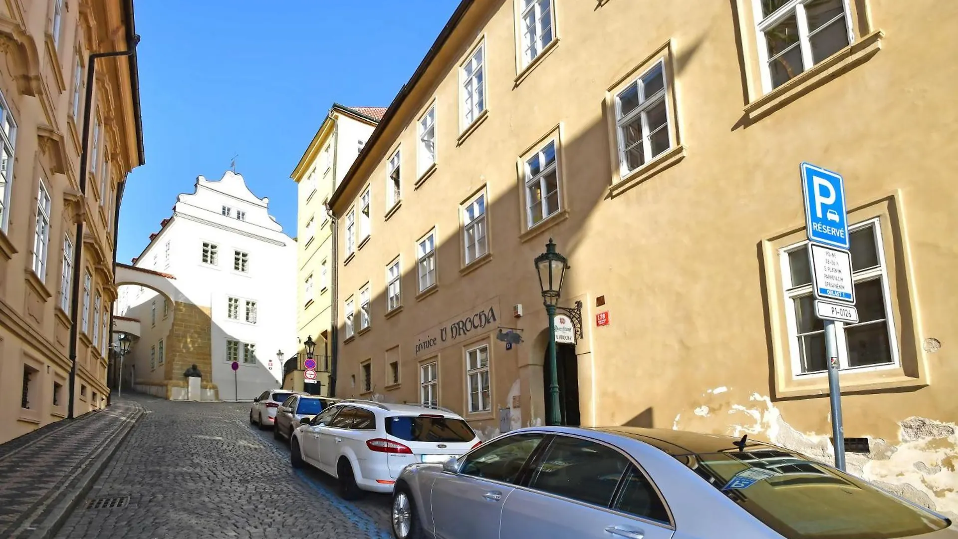 Romantic Apartment Under The Prague Castle 捷克